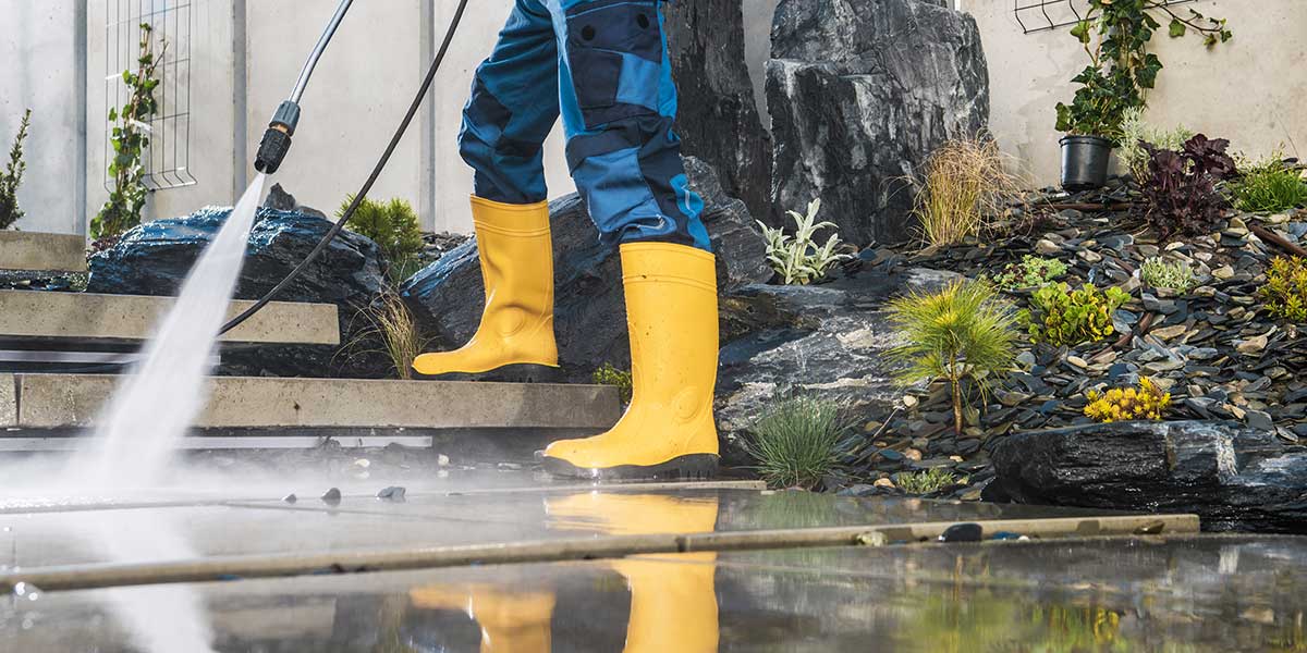 can you pressure wash in the rain